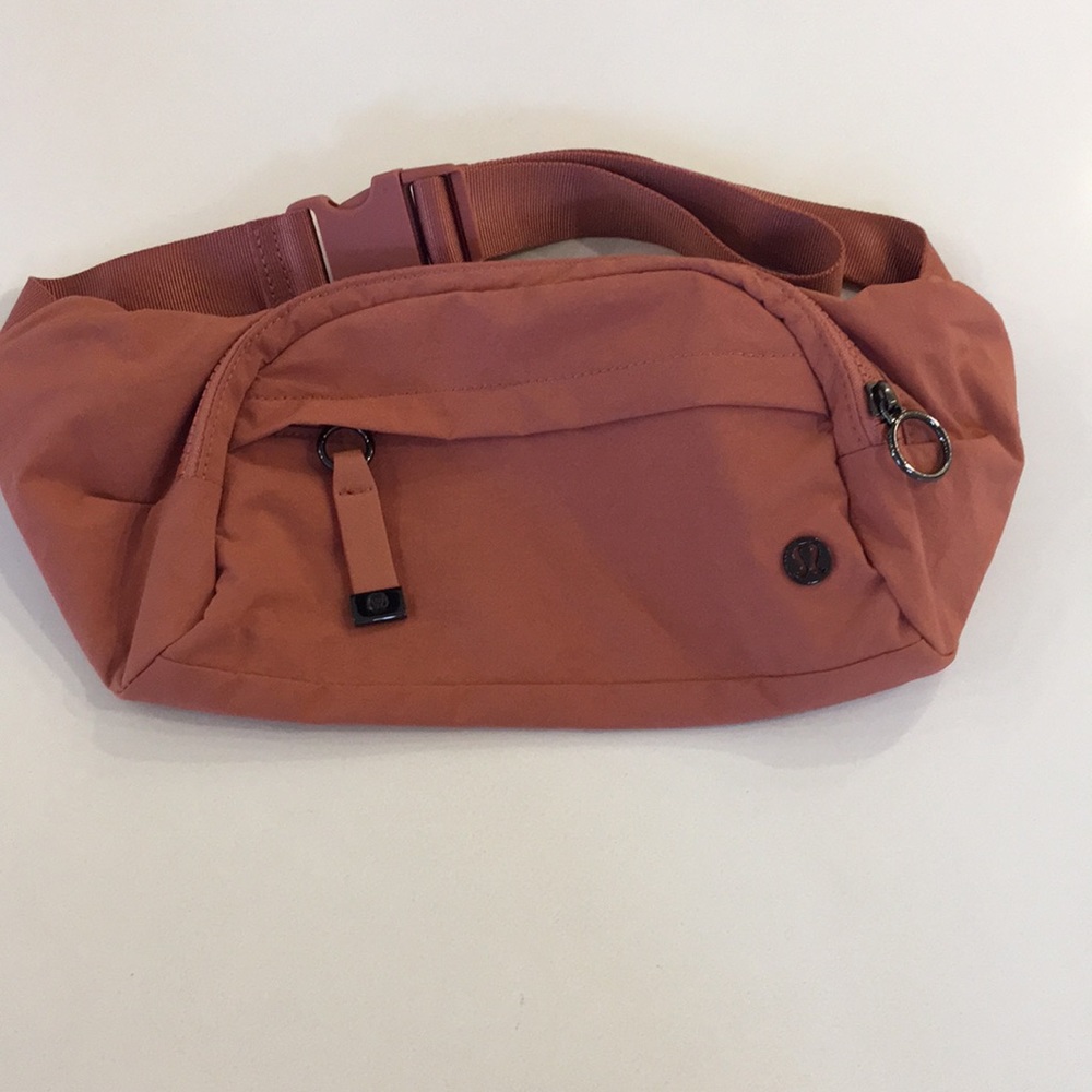 Lululemon Fannypack On the beat belt bag